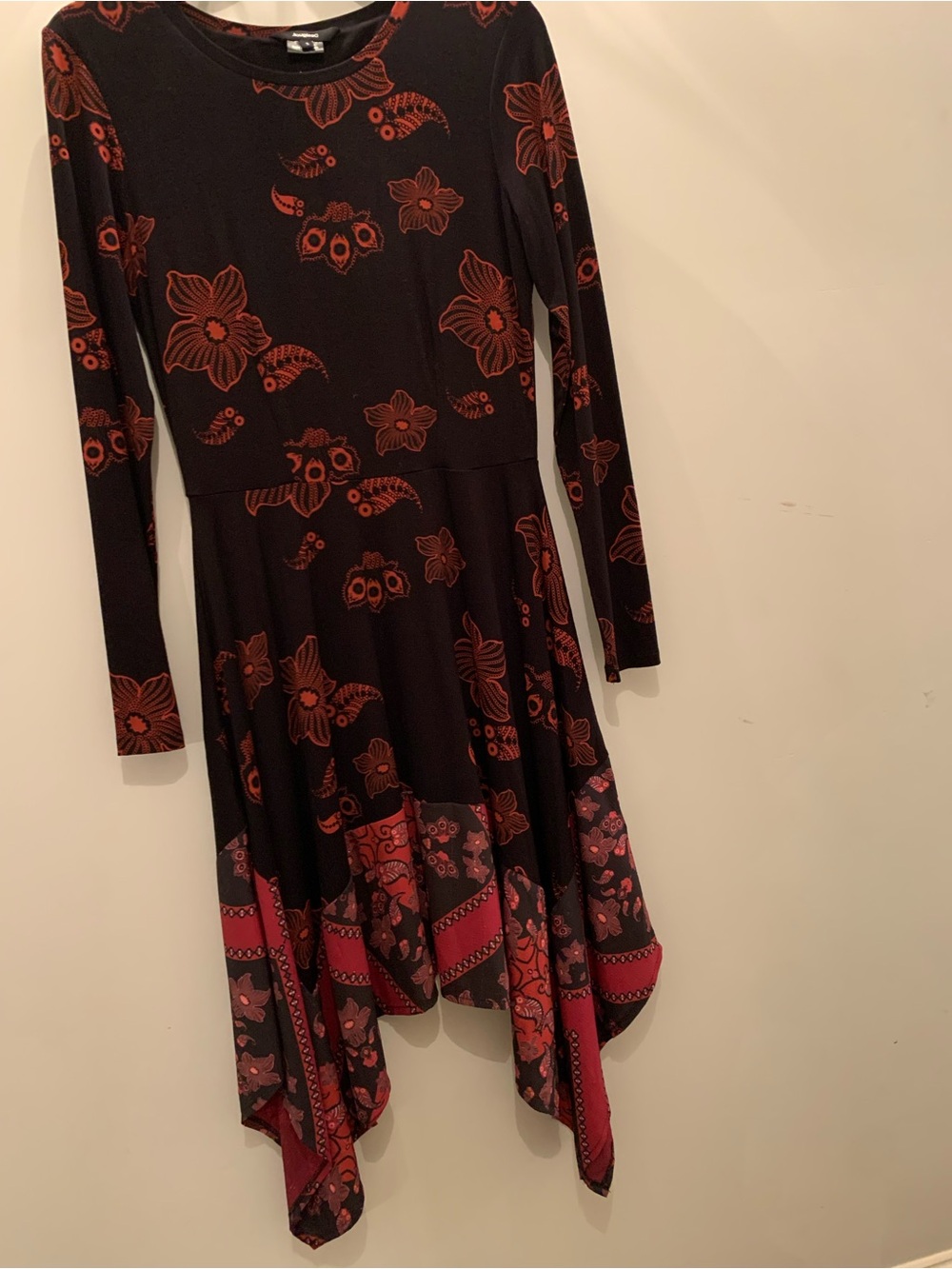 DESIGUAL CHICAGO ASYMMETRICAL KERCHIEF DRESS. NWOT! - Picture 3 of 12